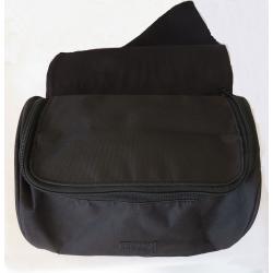 travel bag interior with zipper closed